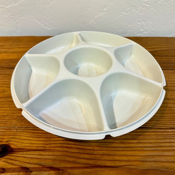 Vintage White Tupperware Relish Tray with Lid & Center Dip Bowl - Picture 11 of 14